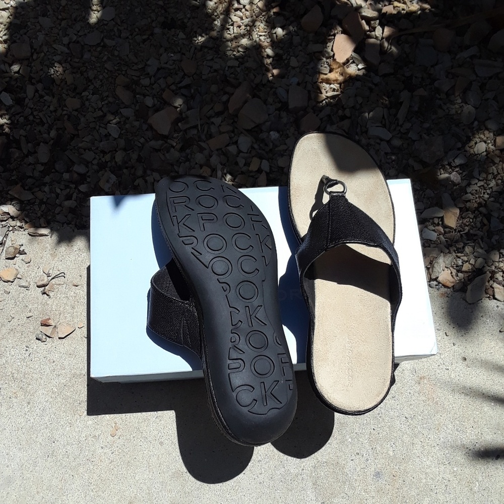 Shoes very comfortable ! Never worn!  make offer